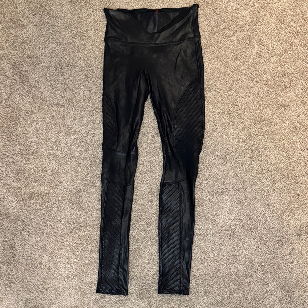 SPANX Black Leggings with Red Accent